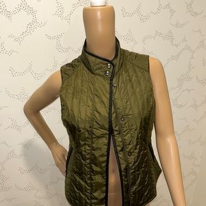 Banana Republic Vest - petite nylon light puffer XS